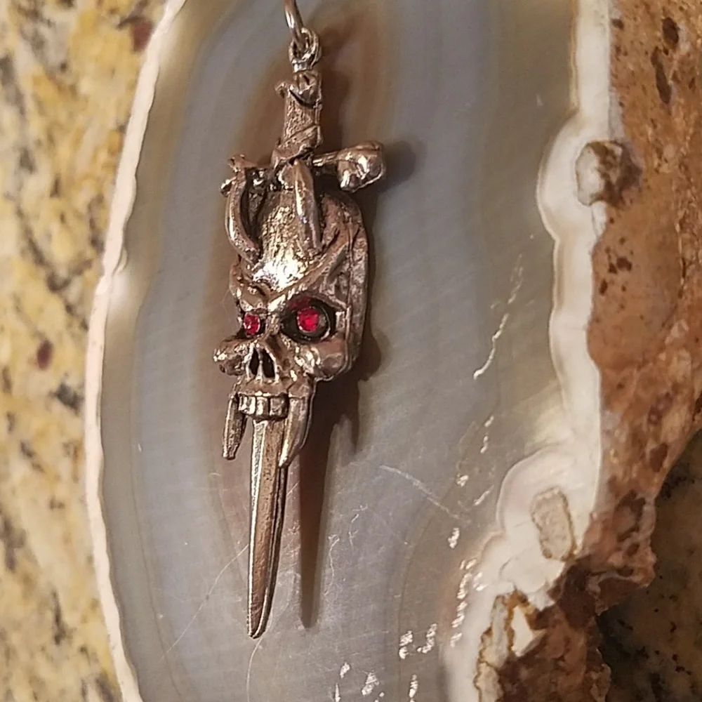 Vintage Silver Sword & skull pendant unisex - Picture 4 of 8